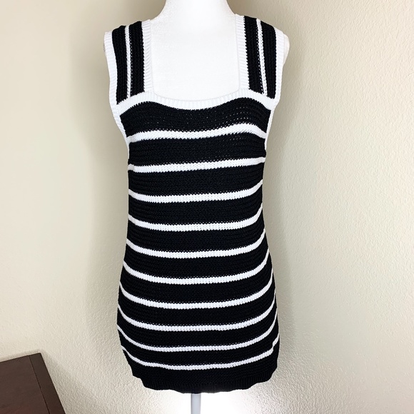 LOFT Tops - Loft Crochet Top NWT Sz M Black & White